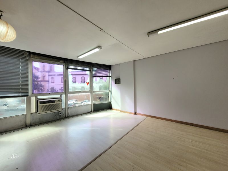 Sala com 1 quarto, 1 banheiro e 33m² à venda no bairro Centro, Porto Alegre