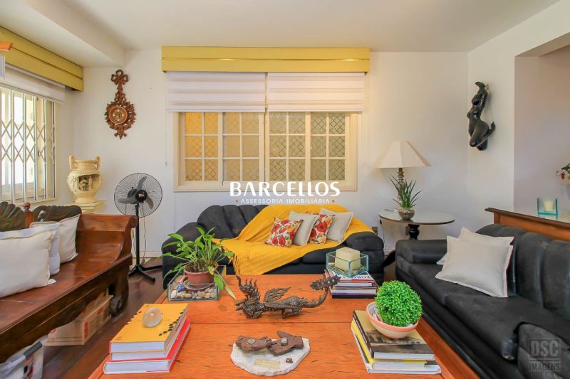Casa com 4 quartos, 4 banheiros e 600m² à venda no bairro Chacara das Pedras, Porto Alegre
