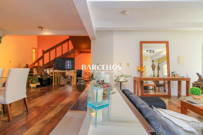 Casa com 4 quartos, 4 banheiros e 600m² à venda no bairro Chacara das Pedras, Porto Alegre