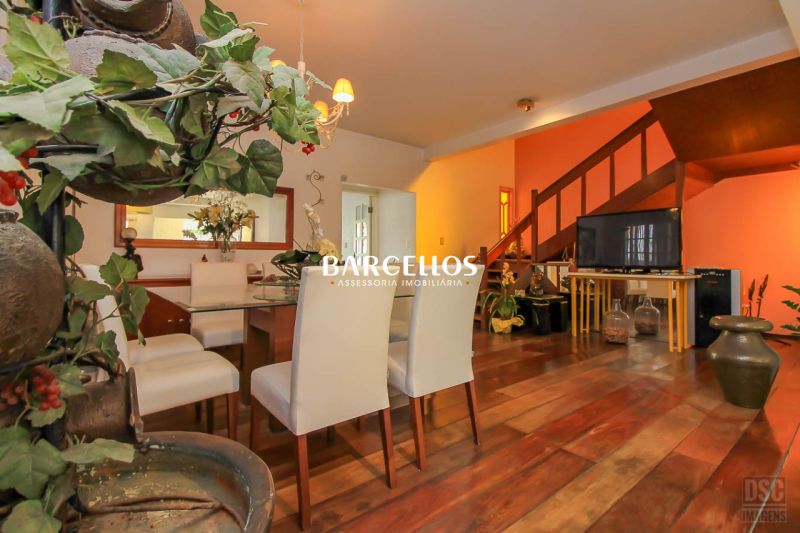 Casa com 4 quartos, 4 banheiros e 600m² à venda no bairro Chacara das Pedras, Porto Alegre
