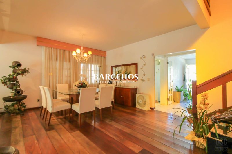 Casa com 4 quartos, 4 banheiros e 600m² à venda no bairro Chacara das Pedras, Porto Alegre