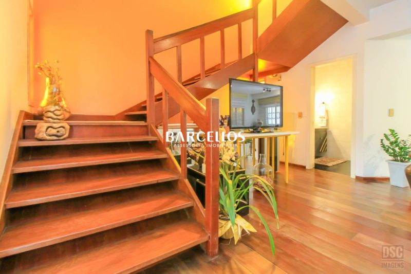 Casa com 4 quartos, 4 banheiros e 600m² à venda no bairro Chacara das Pedras, Porto Alegre