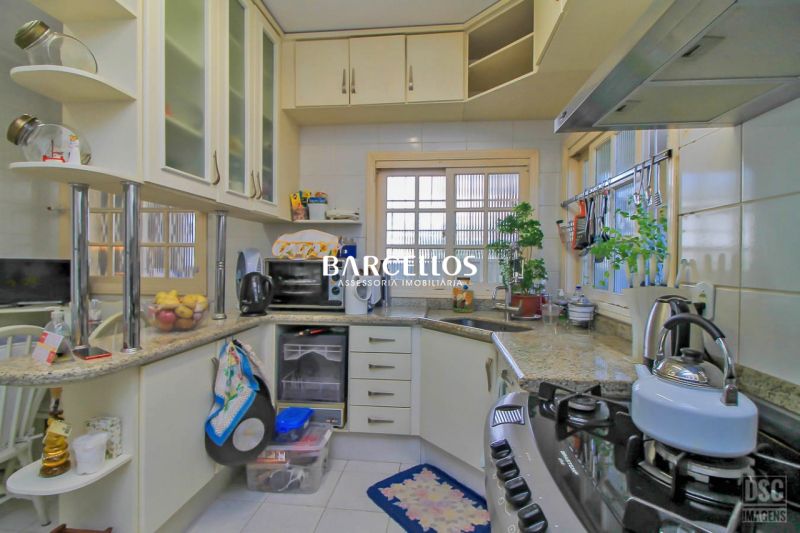 Casa com 4 quartos, 4 banheiros e 600m² à venda no bairro Chacara das Pedras, Porto Alegre