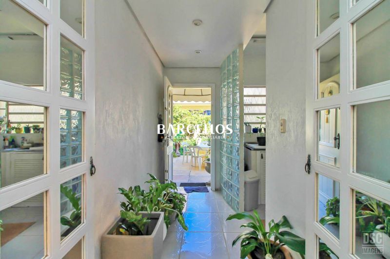 Casa com 4 quartos, 4 banheiros e 600m² à venda no bairro Chacara das Pedras, Porto Alegre
