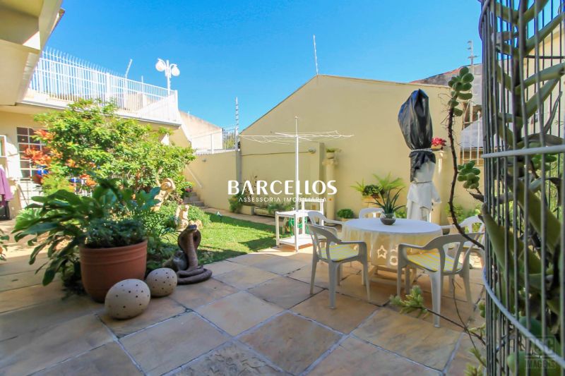 Casa com 4 quartos, 4 banheiros e 600m² à venda no bairro Chacara das Pedras, Porto Alegre