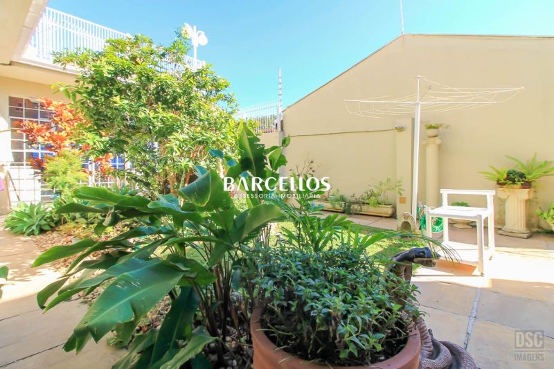 Casa com 4 quartos, 4 banheiros e 600m² à venda no bairro Chacara das Pedras, Porto Alegre
