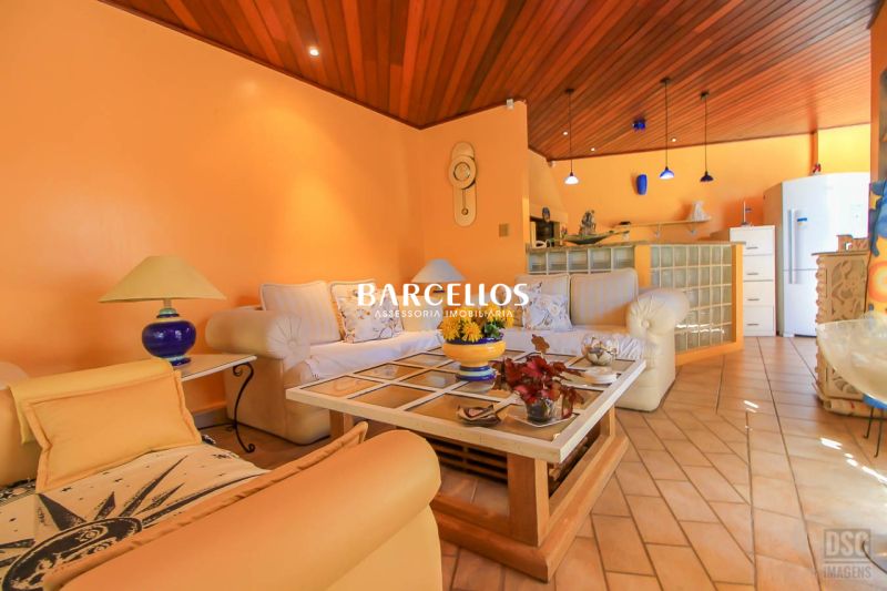 Casa com 4 quartos, 4 banheiros e 600m² à venda no bairro Chacara das Pedras, Porto Alegre