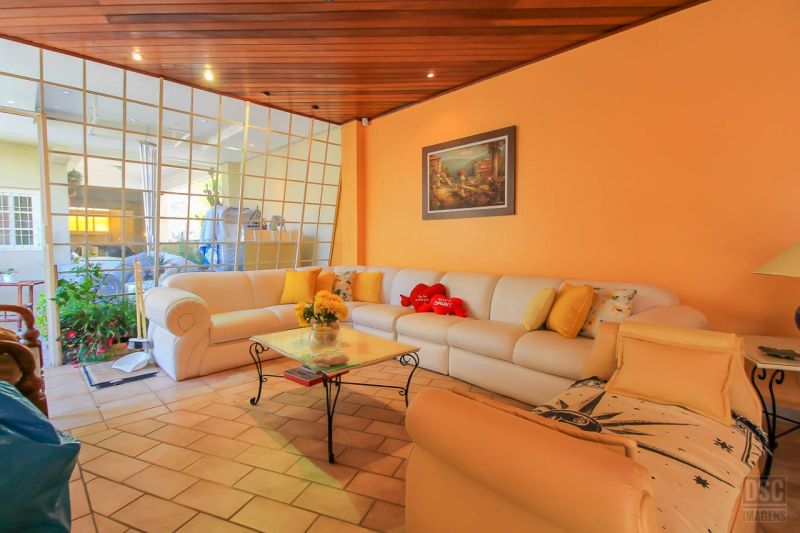 Casa com 4 quartos, 4 banheiros e 600m² à venda no bairro Chacara das Pedras, Porto Alegre