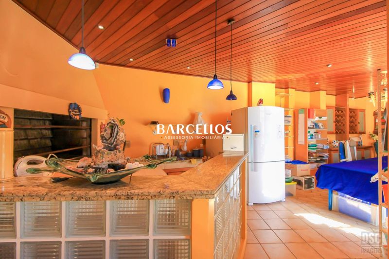 Casa com 4 quartos, 4 banheiros e 600m² à venda no bairro Chacara das Pedras, Porto Alegre