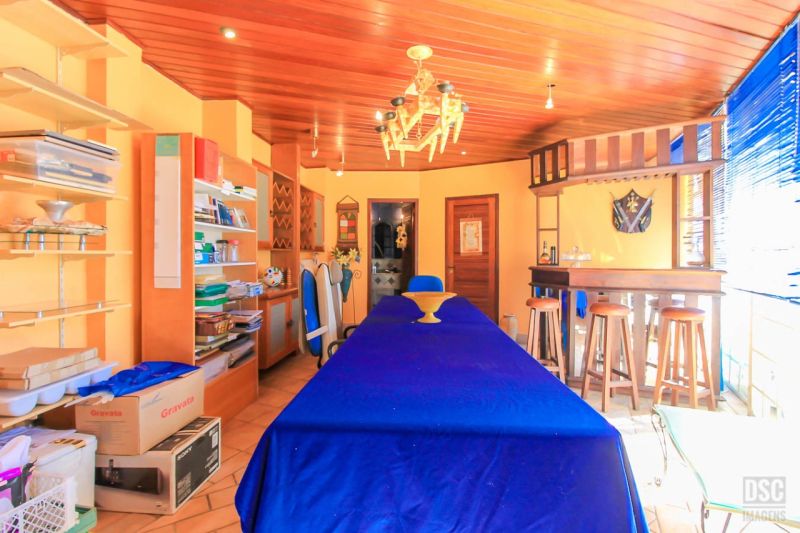 Casa com 4 quartos, 4 banheiros e 600m² à venda no bairro Chacara das Pedras, Porto Alegre
