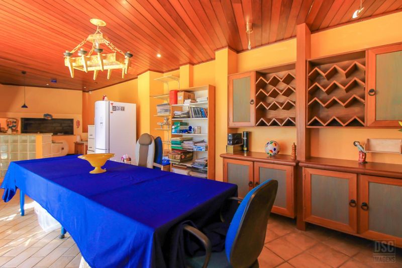Casa com 4 quartos, 4 banheiros e 600m² à venda no bairro Chacara das Pedras, Porto Alegre