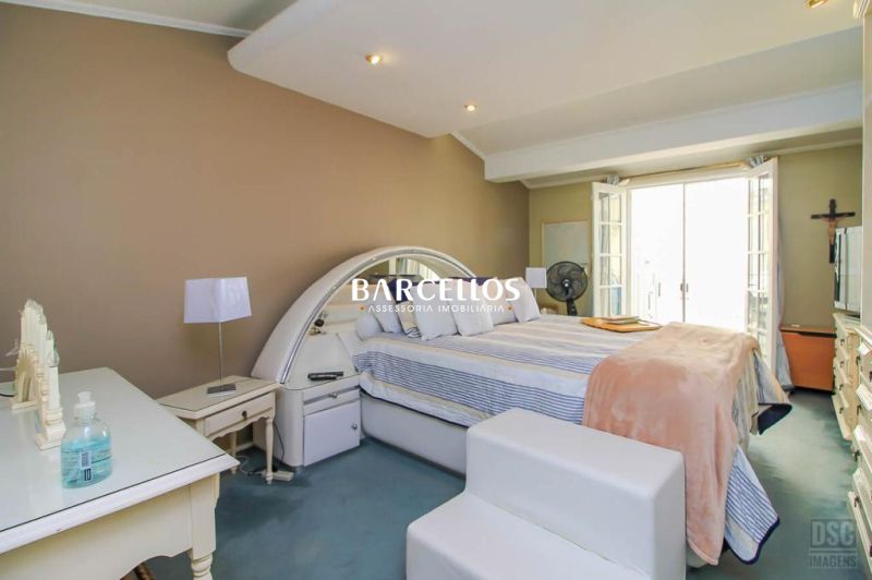 Casa com 4 quartos, 4 banheiros e 600m² à venda no bairro Chacara das Pedras, Porto Alegre