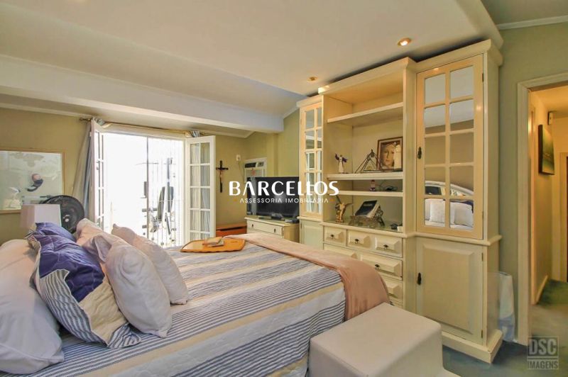 Casa com 4 quartos, 4 banheiros e 600m² à venda no bairro Chacara das Pedras, Porto Alegre