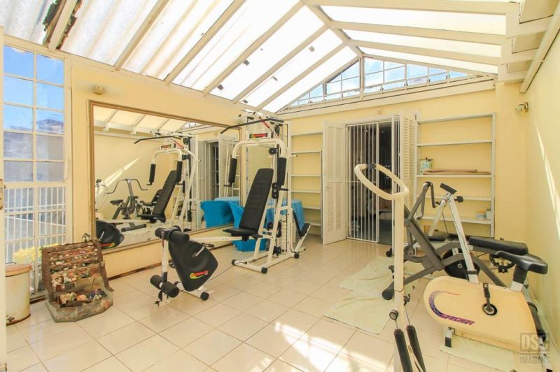Casa com 4 quartos, 4 banheiros e 600m² à venda no bairro Chacara das Pedras, Porto Alegre