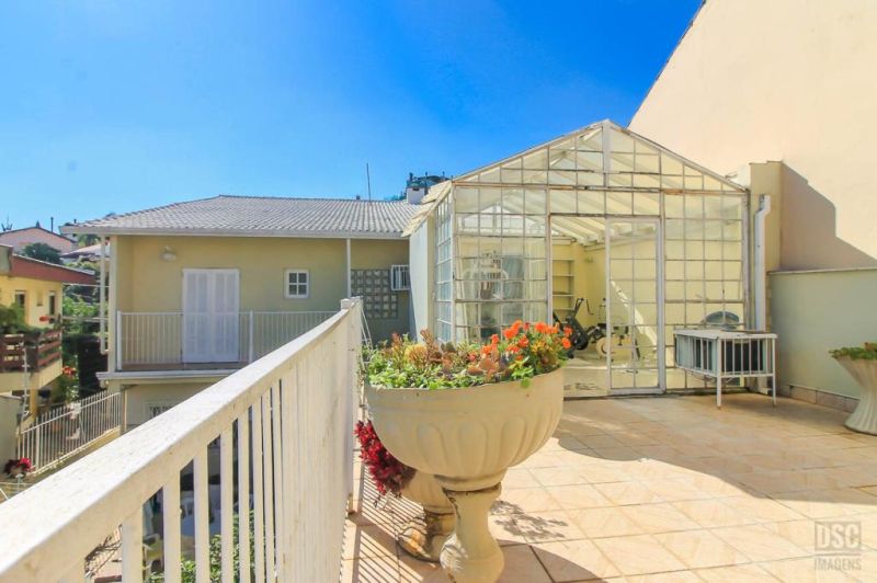 Casa com 4 quartos, 4 banheiros e 600m² à venda no bairro Chacara das Pedras, Porto Alegre