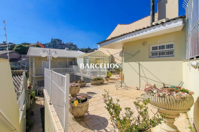Casa com 4 quartos, 4 banheiros e 600m² à venda no bairro Chacara das Pedras, Porto Alegre