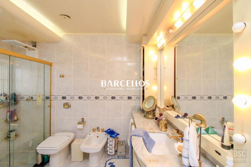 Casa com 4 quartos, 4 banheiros e 600m² à venda no bairro Chacara das Pedras, Porto Alegre