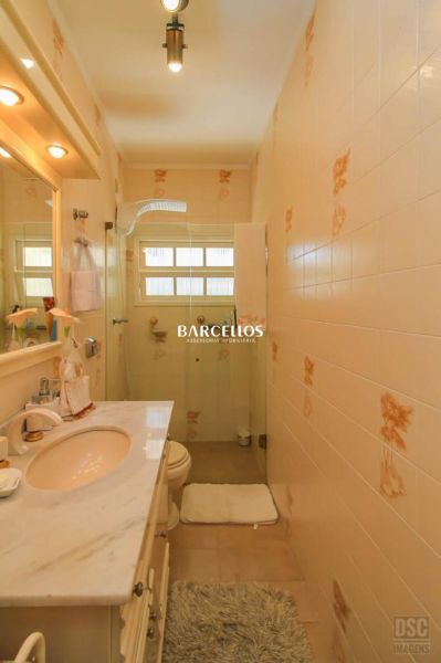 Casa com 4 quartos, 4 banheiros e 600m² à venda no bairro Chacara das Pedras, Porto Alegre