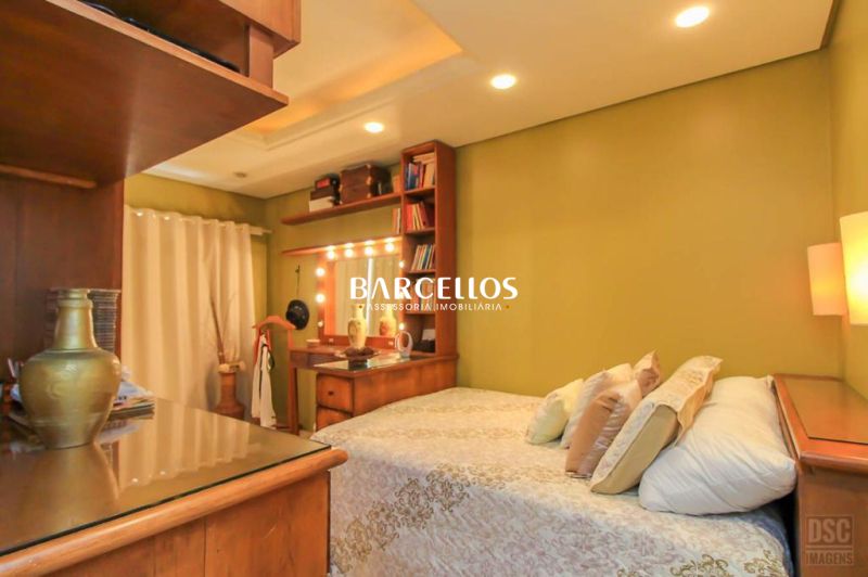 Casa com 4 quartos, 4 banheiros e 600m² à venda no bairro Chacara das Pedras, Porto Alegre
