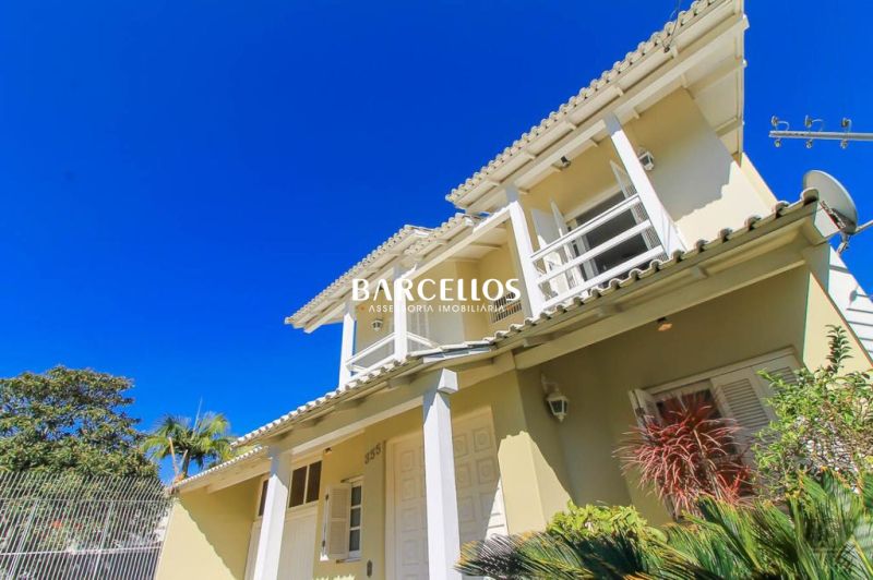 Casa com 4 quartos, 4 banheiros e 600m² à venda no bairro Chacara das Pedras, Porto Alegre