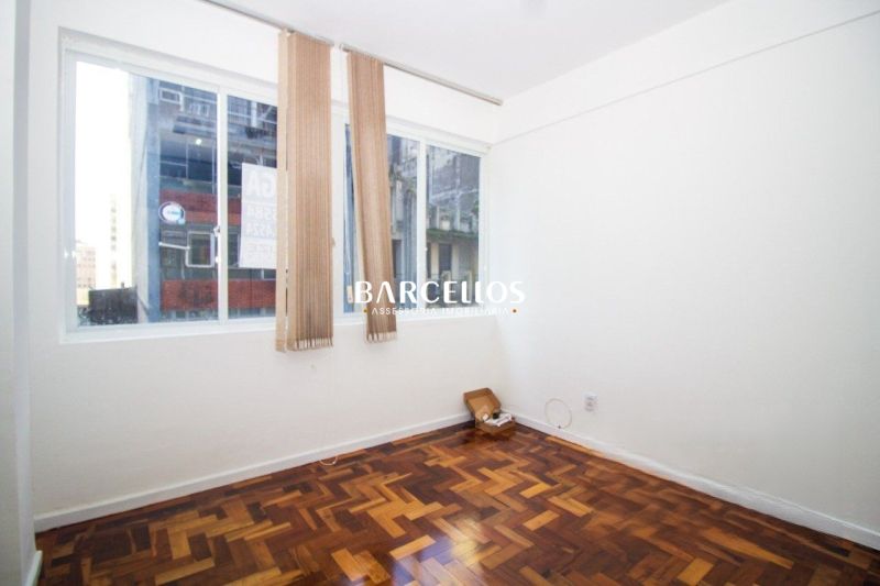 Sala com 1 banheiro e 50m² à venda no bairro Centro, Porto Alegre