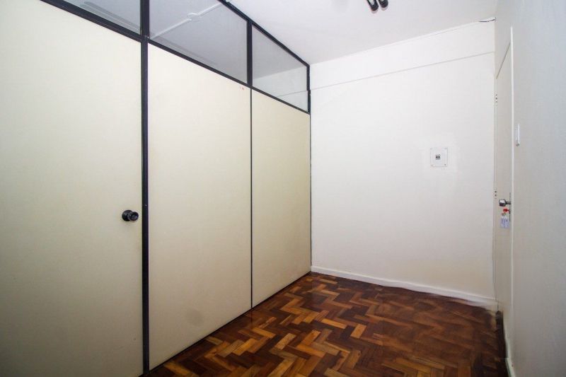 Sala com 1 banheiro e 50m² à venda no bairro Centro, Porto Alegre