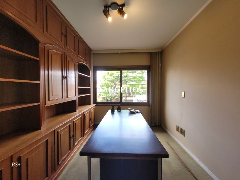 Casa com 4 quartos, 4 banheiros e 500m² à venda no bairro Boa Vista, Porto Alegre