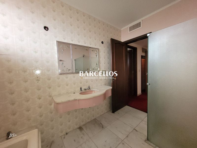 Casa com 4 quartos, 4 banheiros e 500m² à venda no bairro Boa Vista, Porto Alegre