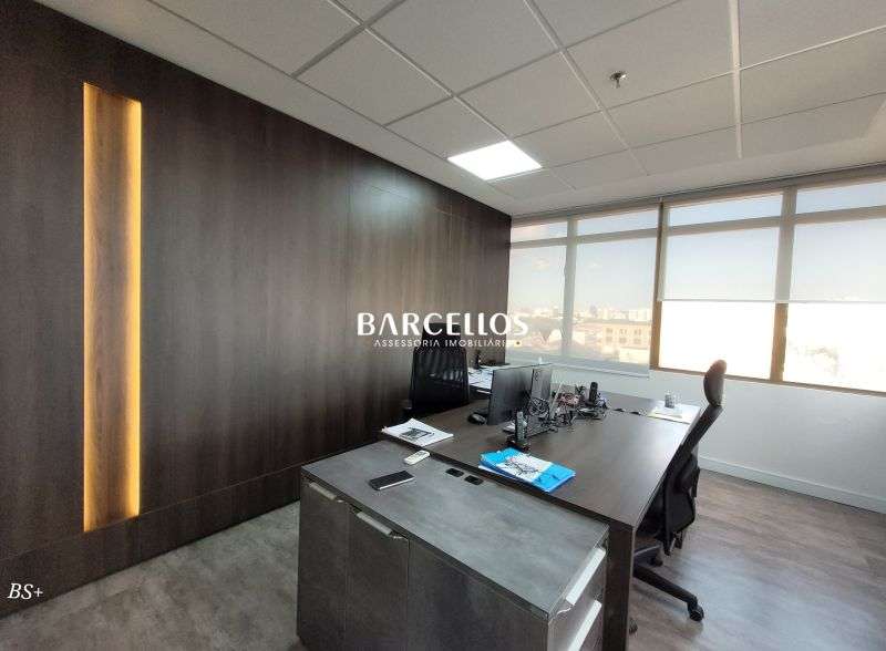 Sala com 3 banheiros e 129m² à venda no bairro Floresta, Porto Alegre