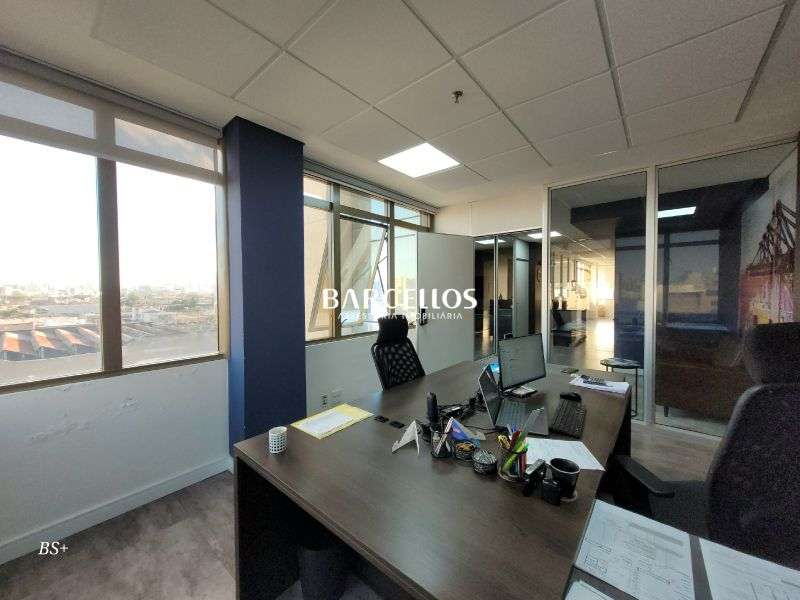 Sala com 3 banheiros e 129m² à venda no bairro Floresta, Porto Alegre
