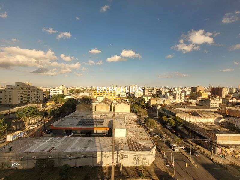 Sala com 3 banheiros e 129m² à venda no bairro Floresta, Porto Alegre