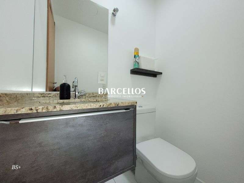 Sala com 3 banheiros e 129m² à venda no bairro Floresta, Porto Alegre