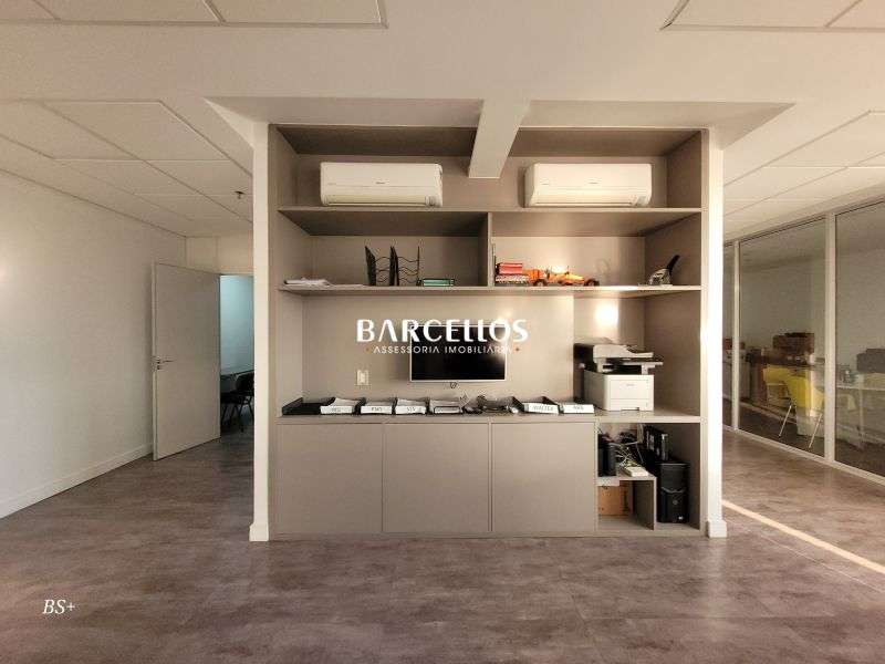 Sala com 3 banheiros e 129m² à venda no bairro Floresta, Porto Alegre