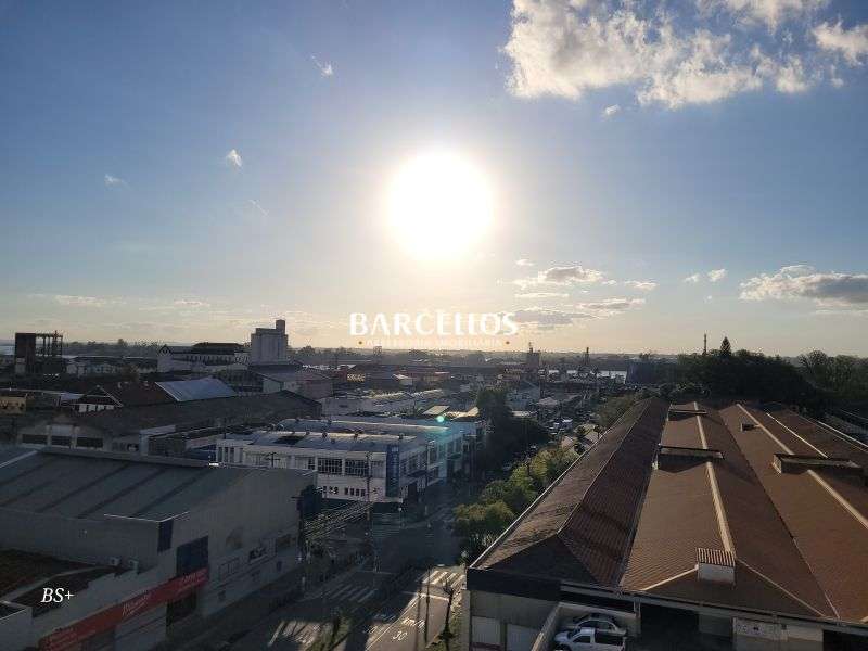 Sala com 3 banheiros e 129m² à venda no bairro Floresta, Porto Alegre