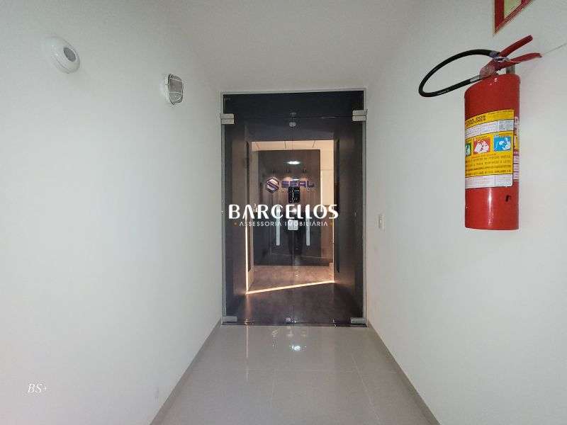 Sala com 3 banheiros e 129m² à venda no bairro Floresta, Porto Alegre