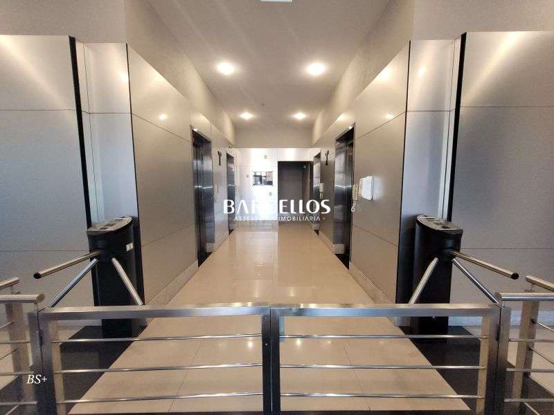 Sala com 3 banheiros e 129m² à venda no bairro Floresta, Porto Alegre