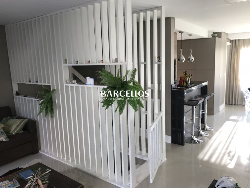 Casa com 4 quartos, 4 banheiros e 230m² à venda no bairro Pedra Redonda, Porto Alegre