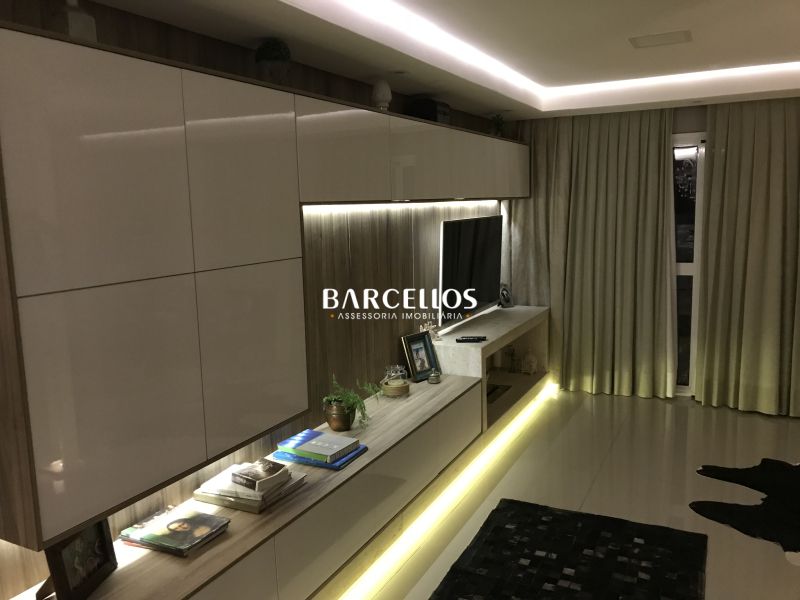Casa com 4 quartos, 4 banheiros e 230m² à venda no bairro Pedra Redonda, Porto Alegre