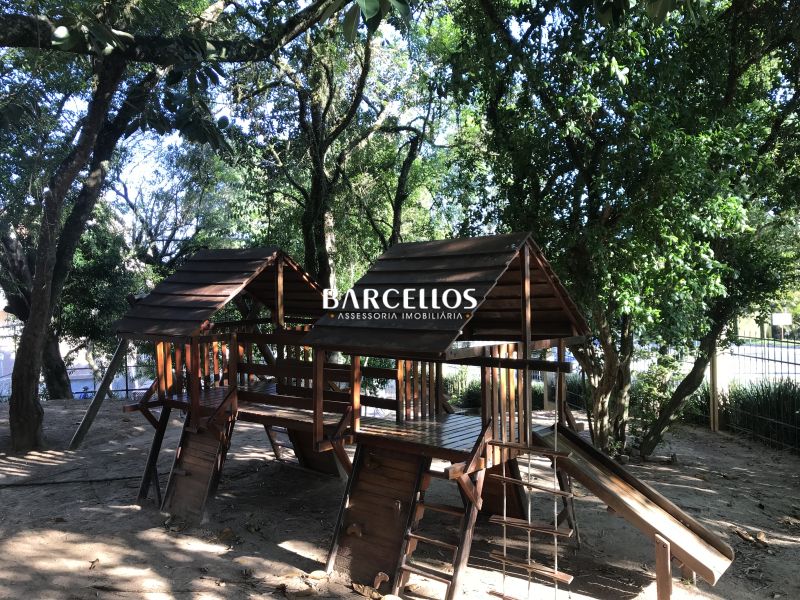 Casa com 4 quartos, 4 banheiros e 230m² à venda no bairro Pedra Redonda, Porto Alegre