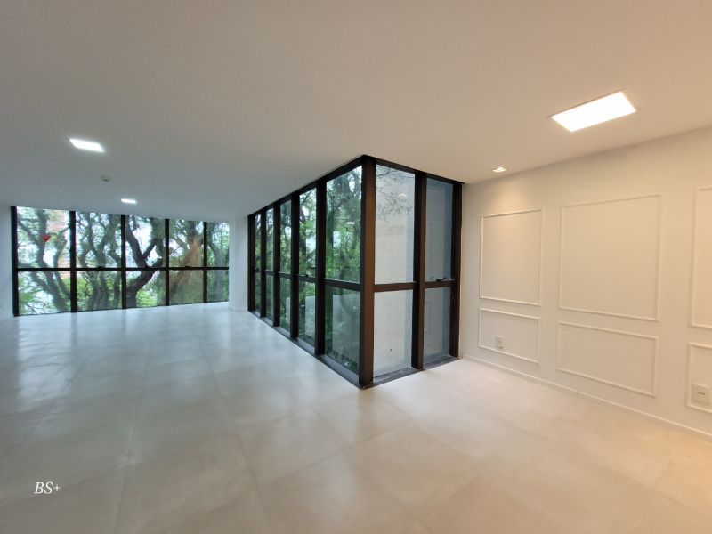 Sala com 1 banheiro e 56m² à venda no bairro Floresta, Porto Alegre