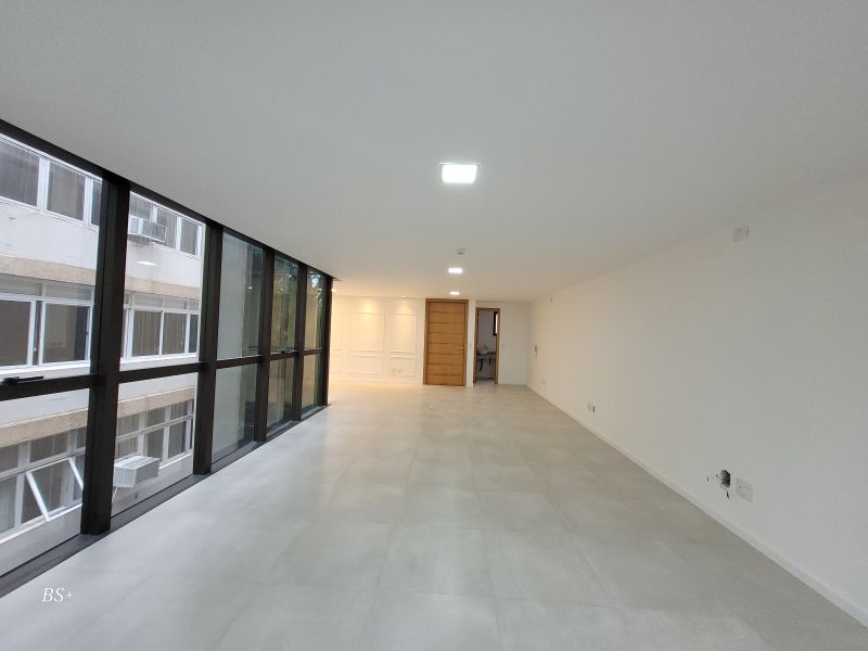 Sala com 1 banheiro e 56m² à venda no bairro Floresta, Porto Alegre