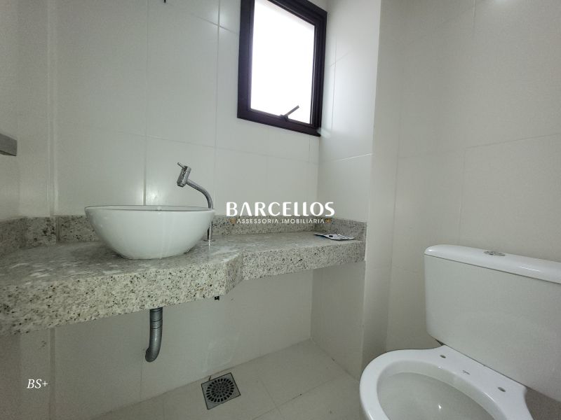 Sala com 1 banheiro e 56m² à venda no bairro Floresta, Porto Alegre