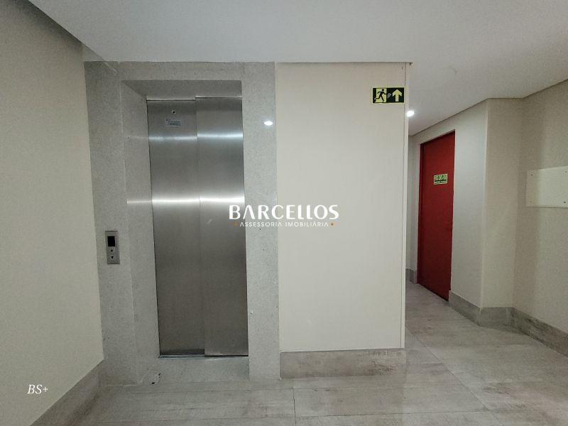 Sala com 1 banheiro e 56m² à venda no bairro Floresta, Porto Alegre