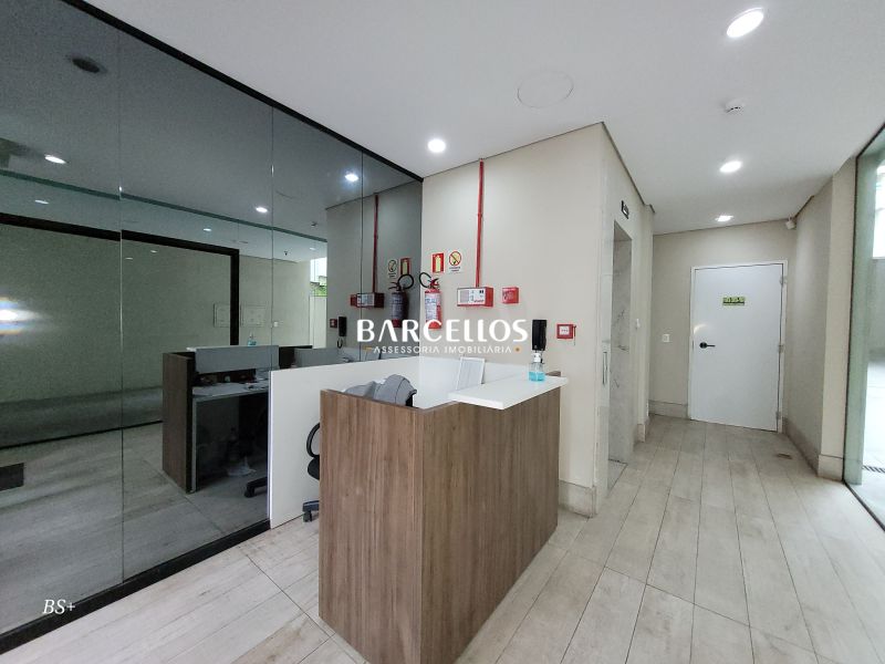 Sala com 1 banheiro e 56m² à venda no bairro Floresta, Porto Alegre