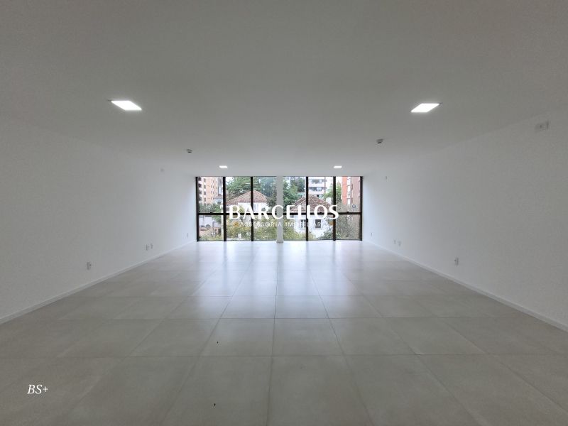 Sala com 2 banheiros e 65m² à venda no bairro Floresta, Porto Alegre