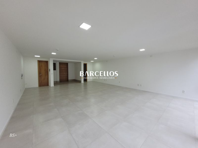 Sala com 2 banheiros e 65m² à venda no bairro Floresta, Porto Alegre