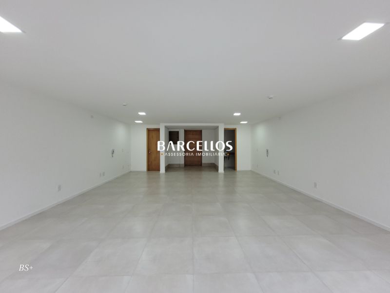 Sala com 2 banheiros e 65m² à venda no bairro Floresta, Porto Alegre