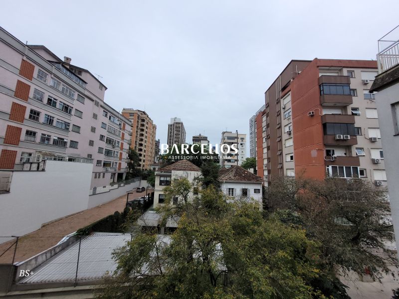 Sala com 2 banheiros e 65m² à venda no bairro Floresta, Porto Alegre