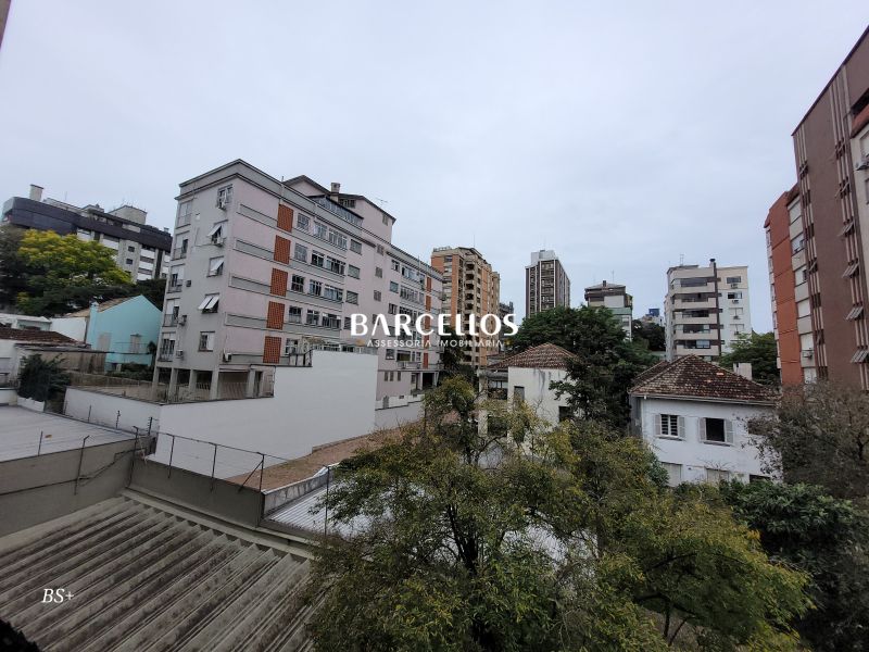 Sala com 2 banheiros e 65m² à venda no bairro Floresta, Porto Alegre