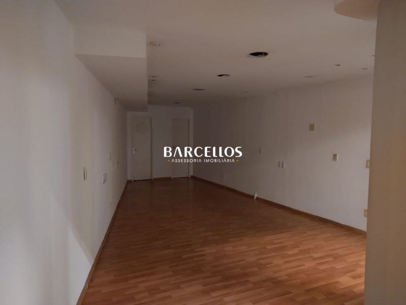 Loja com 2 banheiros e 55m² à venda no bairro Independencia, Porto Alegre